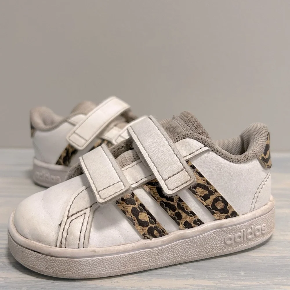 Adidas grand court animal print 3 stripe sneakers Velcro close size 5